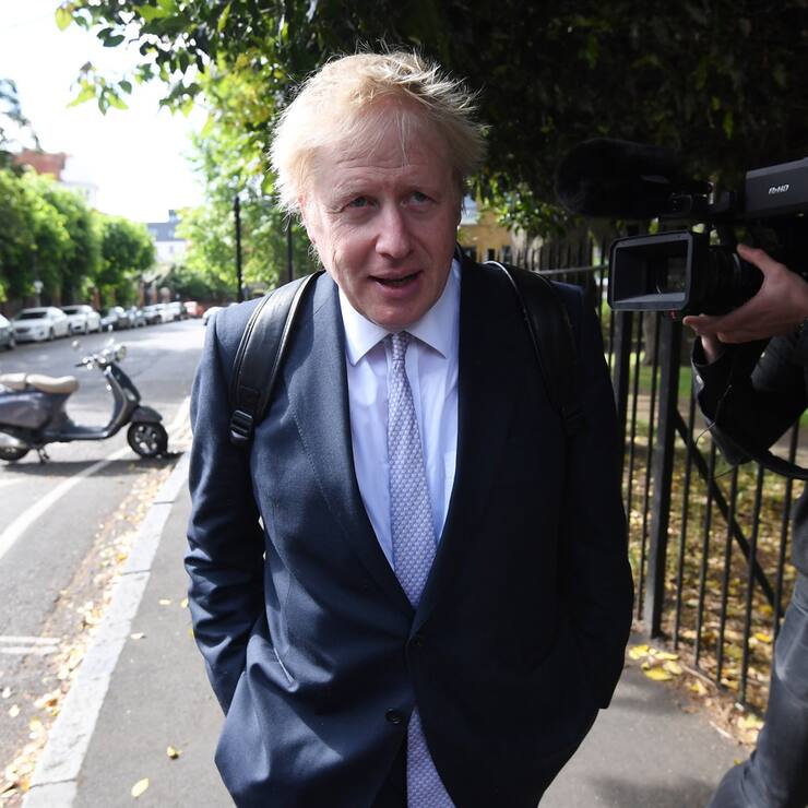 epa07607130 Conservative MP Boris Johnson leaves his house in London, Britain, 28 May 2019. Johnson has announced his intention to run for Prime Minister in the up coming Conservative Party leadership battle. EPA/FACUNDO ARRIZABALAGA