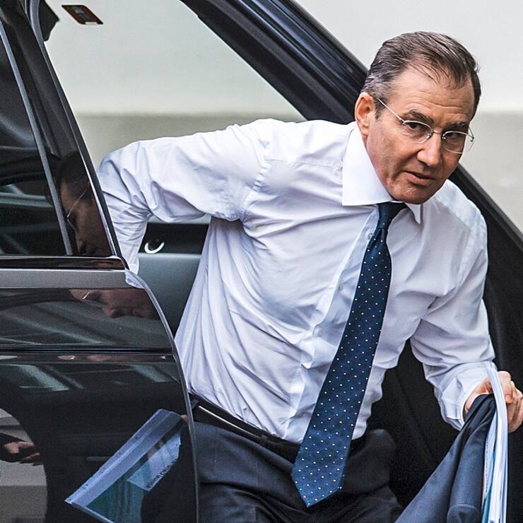 ARCHIVBILD --- ZUM BERVORSTEHENDEN CHEFWECHSEL BEI GLENCORE VON YVAN GLASENBERG ZU GARY NAGLE STELLEN WIR IHNEN FOLGENDES BILD ZUR VERFUEGUNG - Ivan Glasenberg, CEO Glencore, ist auf dem Weg zur Glencore-Jahresversammlung am Mittwoch, 2. Mai 2018, in Zug. (KEYSTONE/Alexandra Wey)
