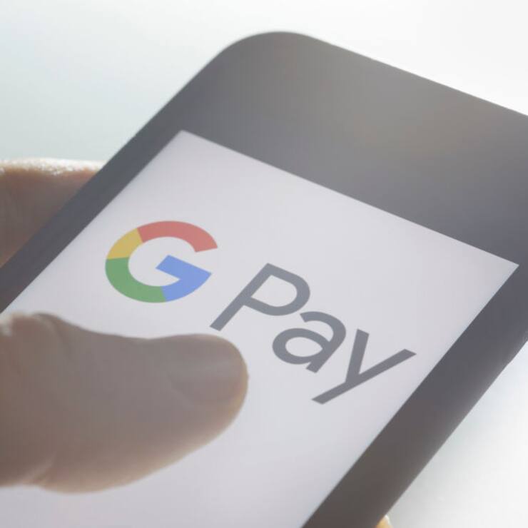 BERLIN, GERMANY - SEPTEMBER 28: The logo of the mobile payment system Google Pay is displayed on a smartphone on September 28, 2018 in Berlin, Germany. (Photo by Thomas Trutschel/Photothek via Getty Images)