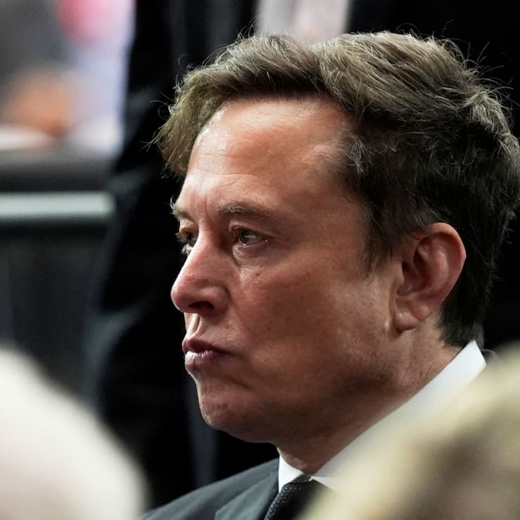 Elon Musk ist der mit Abstand reichste Mensch der Welt. Nun könnte er die Aussicht auf ein riesiges neues Aktienpaket bekommen. Die Zustimmung der Aktionäre ist jedoch nicht garantiert. (Archivbild)