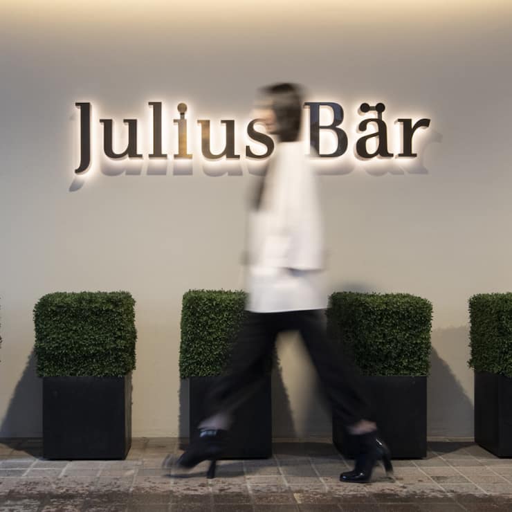 Die Privatbank Julius Bär hat in den ersten neun Monaten 2025 weitere Neugelder von Kunden angezogen. Auf der anderen Seite musste die Bank aber auch weitere Abschreibungen im Kreditbuch vornehmen.(Archivbild)