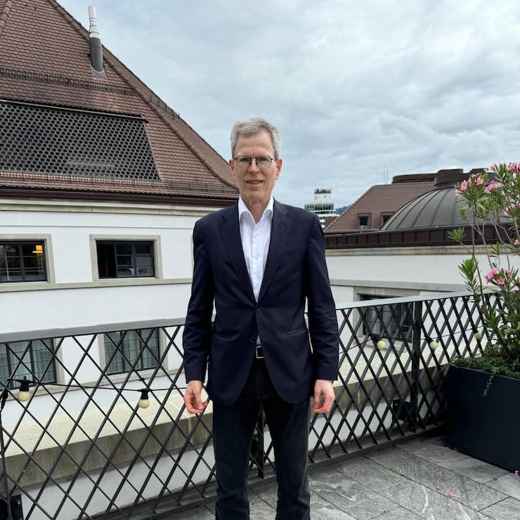 BIL 08/24 ST Wie Bitte Thomas Sprecher