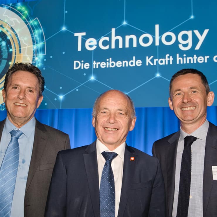 Peter Grütter, Präsident asut; Ueli Maurer, Bundesrat; Christian Grasser, Geschäftsführer asut