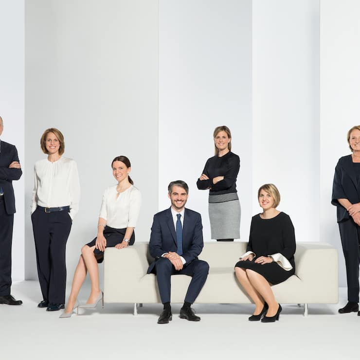 2. und 3. Generation der Familie Liebherr: Jan Liebherr, Stefanie Wohlfarth, Sophie Albrecht, Philipp Liebherr, Patricia Ruf, Johanna Platt, Isolde Liebherr, Willi Liebherr