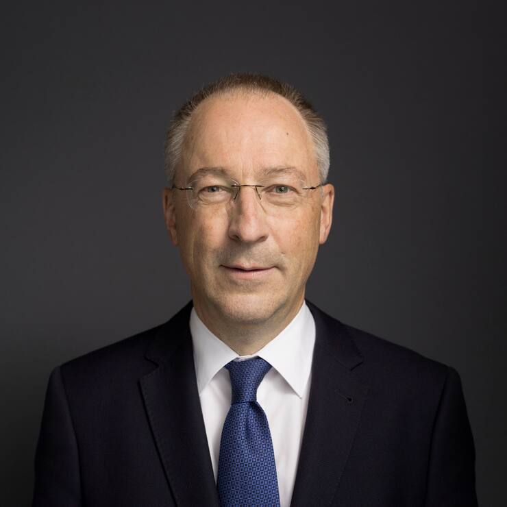 Portrait of Jens Alder, president of the board of directors of Alpiq, taken in Trimbach, Switzerland, on May 2017. (KEYSTONE/Gaetan Bally)Jens Alder, Verwaltungsratspraesident von Alpiq, portraitiert am 18. Mai 2017 in Trimbach. (KEYSTONE/Gaetan Bally)
