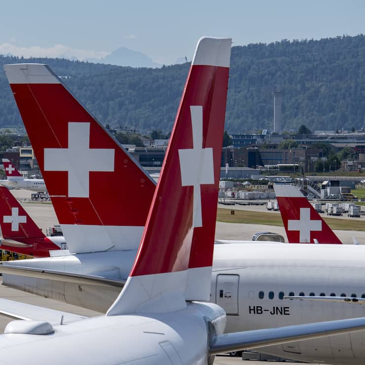 SCHWEIZ FLUGHAFEN ZUERICH FERIEN