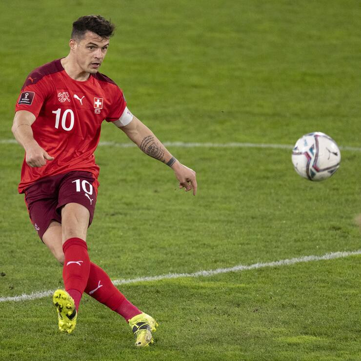 Granit Xhaka von der Schweizer Fussballnationalmannschaft aufgenommen waehrend des Spiels gegen Litauen, am 28. Maerz 2021 im Stadion Kybunpark in St. Gallen . (KEYSTONE/Gaetan Bally)