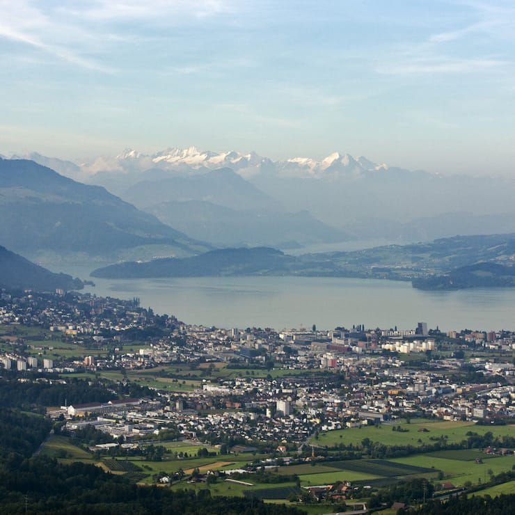 Baar und Zug, Zugersee, Titlis am Donnerstag, 9. August 2012. (KEYSTONE/Alessandro Della Bella)