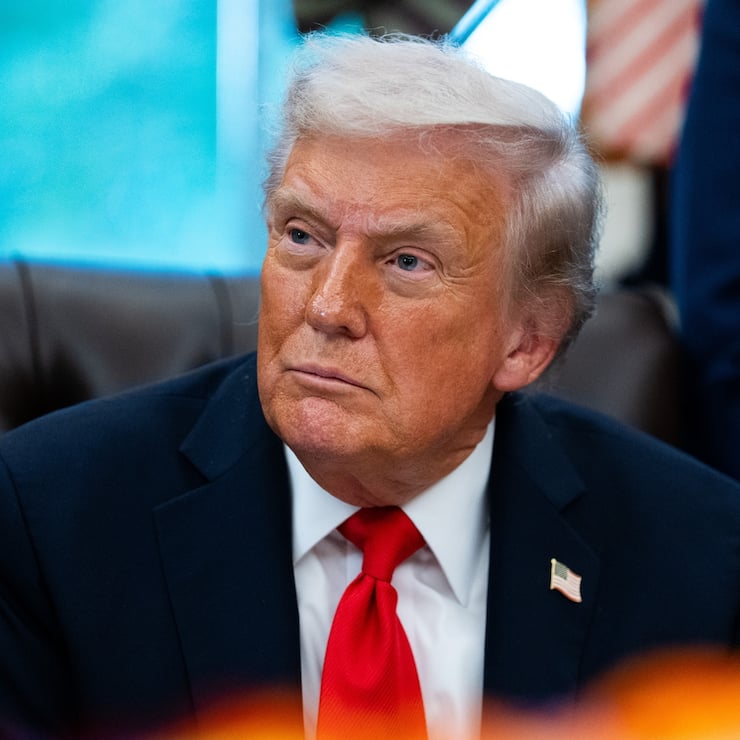 epa12471538 US President Donald Trump looks on during a Diwali celebration in the Oval Office of the White House in Washington, DC, USA, 21 October 2025. EPA/ALLISON ROBBERT / POOL