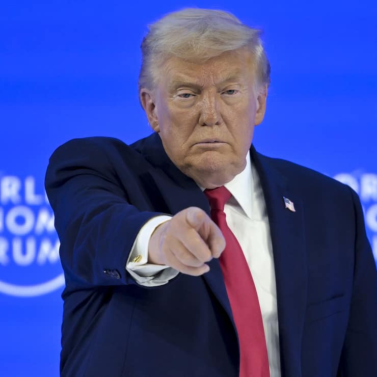 KEYPIX - US President Donald Trump gestures after his special address at the 56th annual meeting of the World Economic Forum, WEF, in Davos, Switzerland, Wednesday, January 21, 2026. The meeting under the topic "A Spirit of Dialogue" brings together entrepreneurs, scientists, corporate and political leaders in Davos and takes place from January 19 to 23 in Davos.(KEYSTONE/Gian Ehrenzeller)