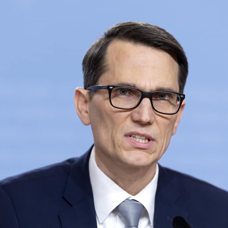 KEYPIX - Martin Schlegel, Chairman of the Governing Board of the Swiss National Bank (SNB) speaks during a press conference of the Swiss National Bank (SNB BNS) on the key interest rate, in Bern, Switzerland, Thursday, December 11, 2025. (KEYSTONE/Peter Klaunzer)