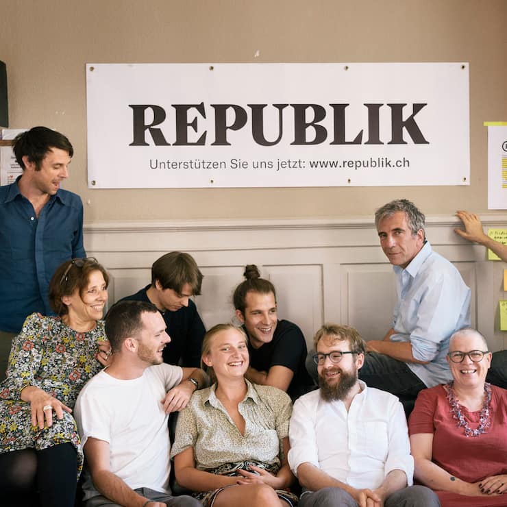 Members of the crew of the digital magazine "Republik", which was established by the cooperative "Project R", pictured at their office in the Hotel Rothaus in Zurich, Switzerland, on July 18, 2017. (KEYSTONE/Christian Beutler)  Mitglieder der Crew des digitalen Magazins "Republik" der Genossenschaft "Project R", aufgenommen am 18. Juli 2017 im Hotel Rothaus in Zuerich, wo das Magazin seinen Sitz hat. (KEYSTONE/Christian Beutler)