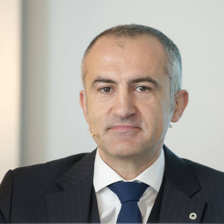 Silvio Napoli, CEO der Schindler Holding, spricht an der Medienbilanzkonferenz der Schindler Holding vom Freitag, 12. Februar 2016 im Hotel Palace in Luzern. .(KEYSTONE/Urs Flueeler)