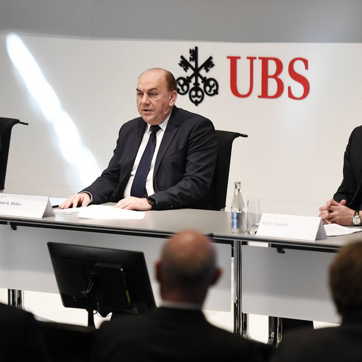 Sergio Ermotti, left, CEO of Swiss Bank UBS, Axel A. Weber, Center, Chairman of the Board of Directors of UBS and .Ralph Hamers, right, new CEO of Swiss Bank UBS, during a press conference in Zurich, Switzerland, Thursday, February 20, 2020. Dutchman Ralph Hamers will replace Sergio Ermotti, who is still UBS boss, on November 1, 2020. (KEYSTONE/Walter Bieri)