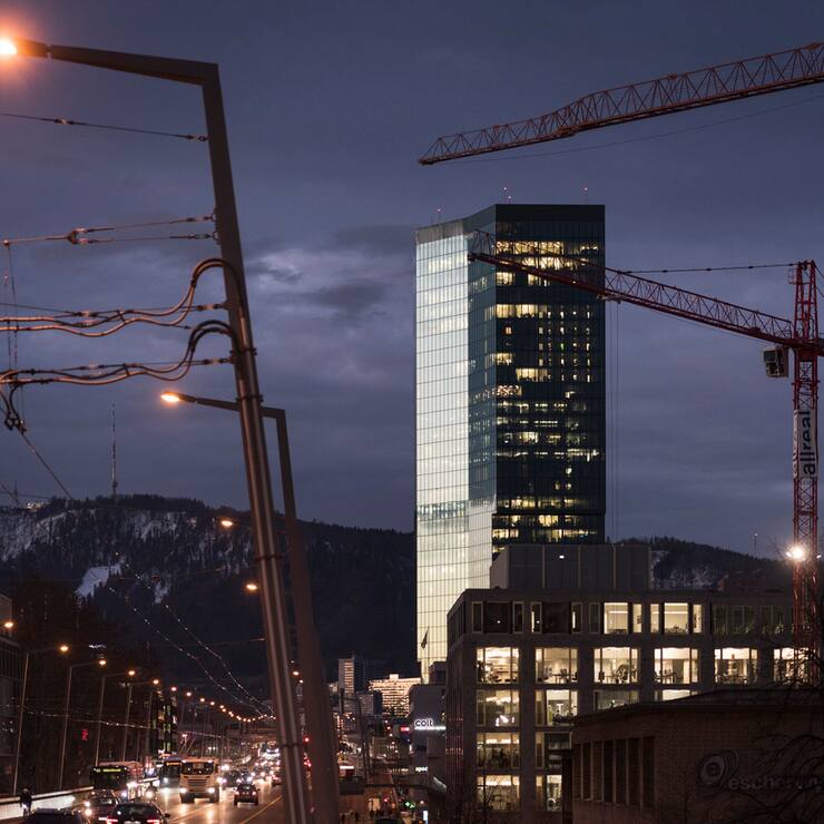 The Prime Tower building at Hardbruecke bridge in Zurich, Switzerland, at dawn on January 17, 2019. (KEYSTONE/Christian Beutler)Der Prime Tower an der Hardbruecke bei Tagesanbruch am 17. Januar 2019 in Zuerich. (KEYSTONE/Christian Beutler)