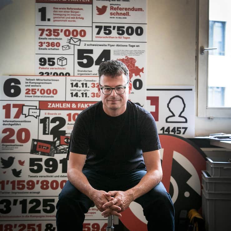 HANDOUT - Daniel Graf, Netzaktivist, Kommunikationsstratege und Berater, am 7. August 2019 in Basel. Graf ist Mitbegruender der Crowdfunding Plattform Wecollect, mit der der politische Austausch und die Unterschriftensammlung fuer Initiativen vereinfacht wird. (Nicole Pont) *** NO SALES, DARF NUR MIT VOLLSTAENDIGER QUELLENANGABE VERWENDET WERDEN ***