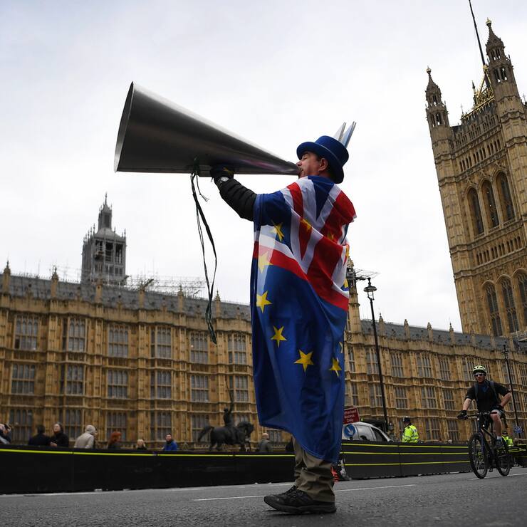 A pro EU campaigner outside the British Parliament in Westminister, central London, Britain, 27 March 2019. The British Houses of Parliament are due to hold a number of indicative votes on the direction of Brexit later in the day after voting on the 25 March 2019 to have a greater say in the direction of Brexit. EPA/ANDY RAIN