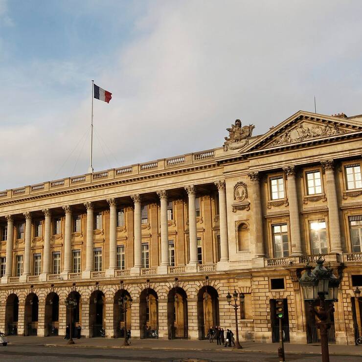 epa02534919 View of the prestigious Hotel de la Marine building on the place de la Concorde in Paris, France, 17 January 2011. The Hotel de la Marine, finished in 1774 by architect Ange-Jacques Gabriel, is now for rent on a long-term lease. The building currently houses the Navy general staff, which must leave by the end of 2014 for a new French-style Pentagon being built in Southern Paris.  EPA/IAN LANGSDON