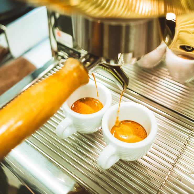 <p>Homemade-Kaffee wie im Café: Perfekten Espresso zuzubereiten, ist eine Kunst, in die immer mehr Menschen in der Schweiz Geld und Zeit investieren.</p>