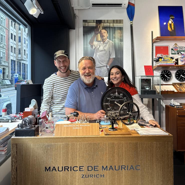 <p>Unerwarteter Besuch in Zürich: Russell Crowe überraschte die Inhaber von Maurice de Mauriac in ihrem Uhrenatelier.</p>