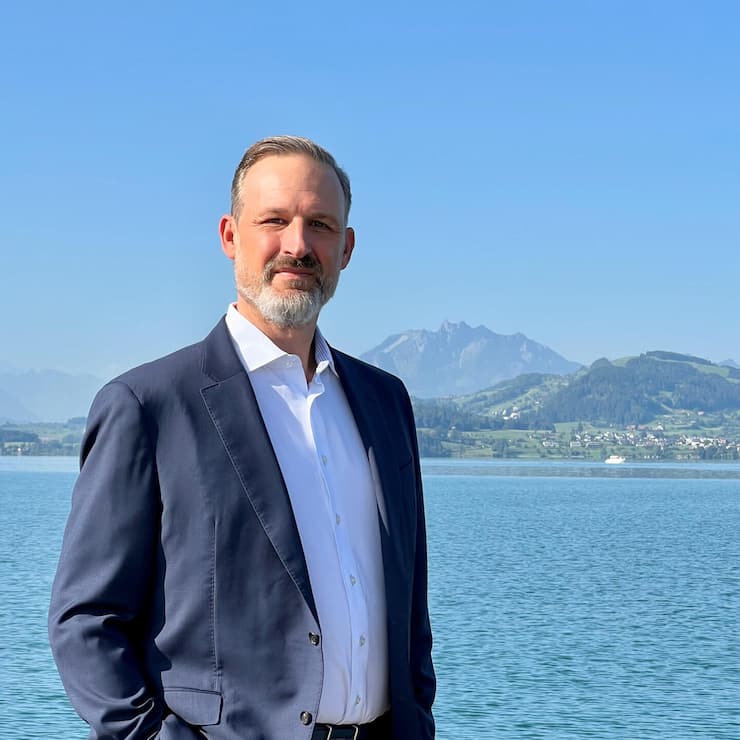 <p>Gregor Hirt (52) ist Global Chief Investment Officer Multi Asset bei Allianz Global Investors in Frankfurt. Zuvor war der Schweizer bei der Deutschen Bank, Vontobel, UBS und der CS tätig.</p>