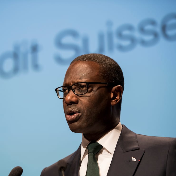 Tidjane Thiam, CEO du Credit Suisse Group, parle lors de la douzieme edition du Forum des 100, organise par l'Hebdo ce jeudi 19 mai 2016 sur le site de l'Universite, UNIL, a Lausanne. Comme chaque annee, Le Forum des 100 ouvre le debat sur des questions essentielles a la prosperite et au dynamisme de la Suisse romande avec de prestigieux orateurs. (KEYSTONE/Jean-Christophe Bott)