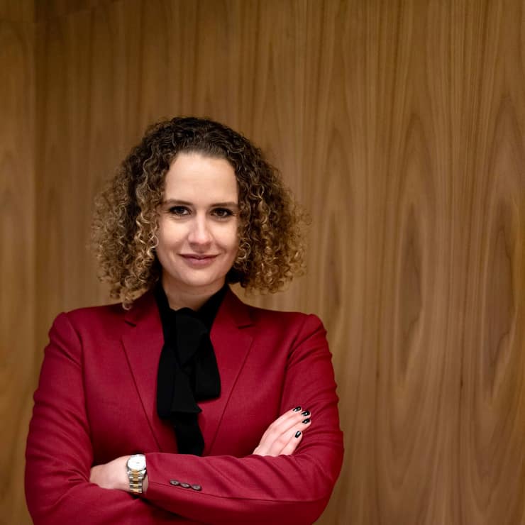 Jamie Vrijhof-Droese leitet seit 2019 WHVP, einen Wealth Manager für US-Kunden, in zweiter Generation. Zudem ist sie Verwaltungsrätin der Raiffeisenbank an der Limmat.