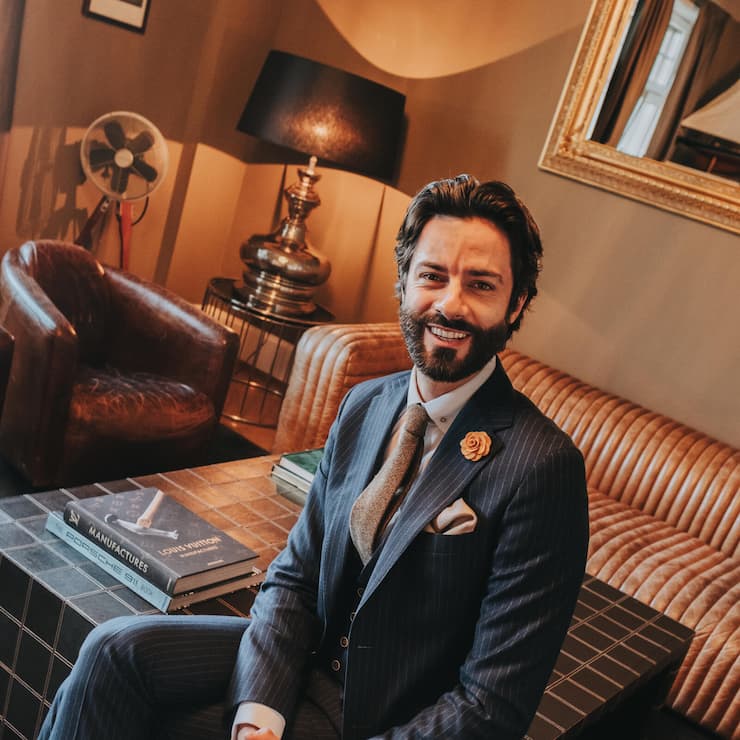 Er macht die Männer schöner und sieht auch selber gut aus: der Inhaber der Gentlemen’s Clinic im Zürcher Seefeld, Giuliano Lenz.