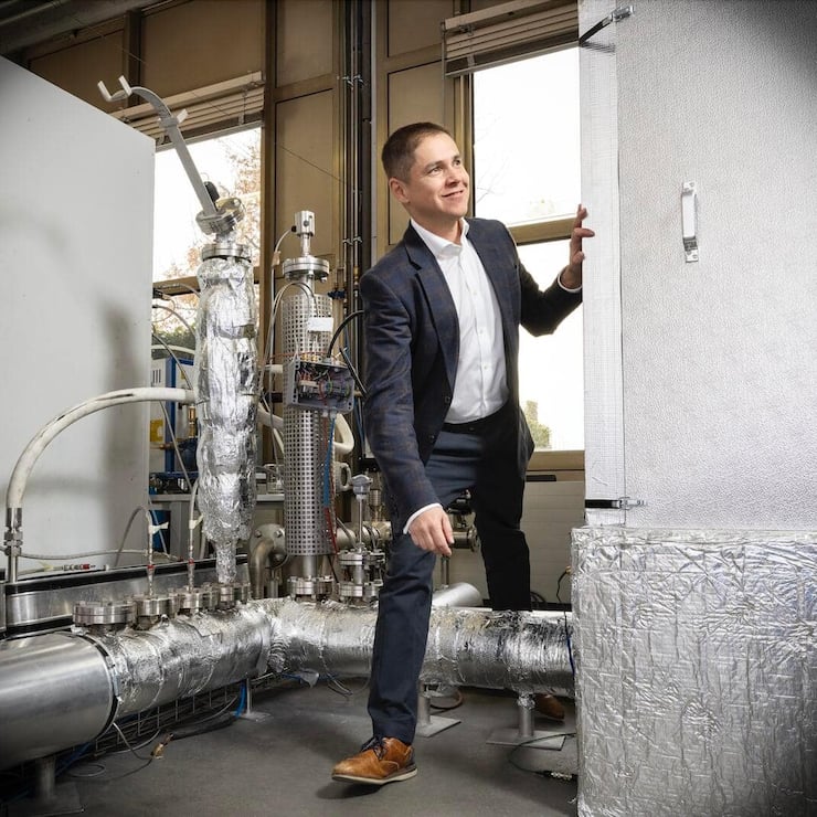 Mario Mica will schädliche Emissionen in nützliche, wiederverwertete Produkte umwandeln.