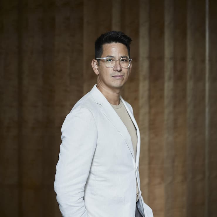 <p>Philipp Budeman hat 2012 Motredo, einen Onlineshop für Luxusuhren, mitgegründet. Seit 2021 ist er CEO bei Les Ambassadeurs und Watches of Switzerland.</p>