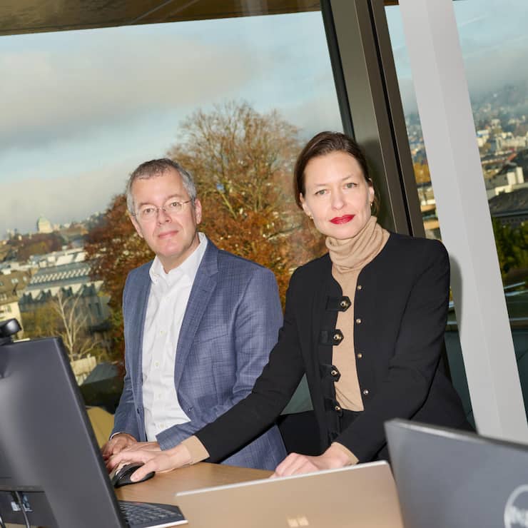 MarcuardFamily OfficeNadja Bleuler und Lukas Dörig vermehren im Multi Family Office das Vermögen von 40  Familien. Hedgefonds spielen dabei eine grosse Rolle. Wie die Familien ­ticken, stellen sie in einem aufwendigen Onboardingprozess fest.