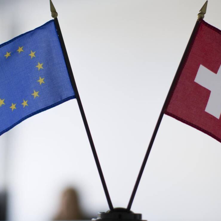 Europäische und Schweizer Flagge