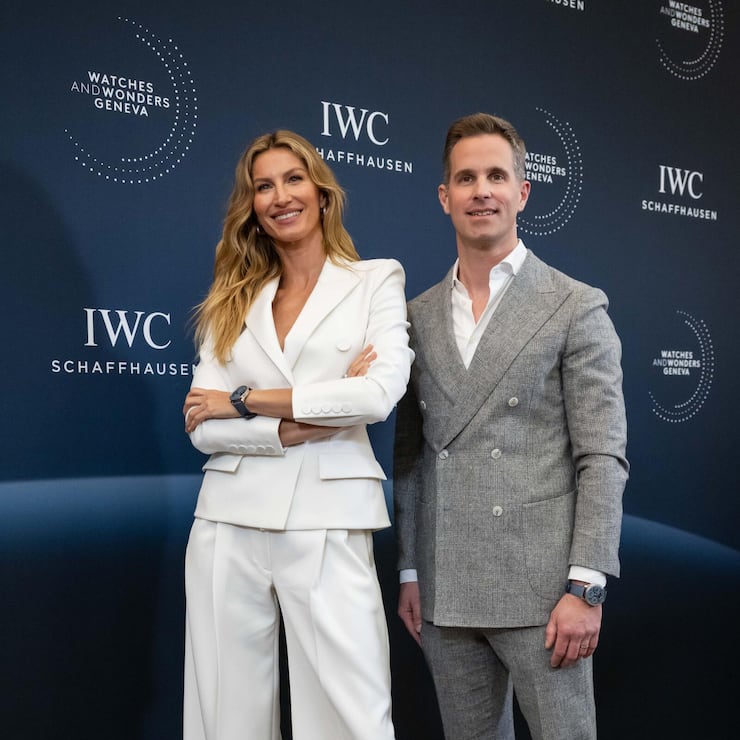 IWC-CEO Christoph Grainger-Herr (hier mit Markenbotschafterin ­Gisele Bündchen) leitet IWC seit 2017.