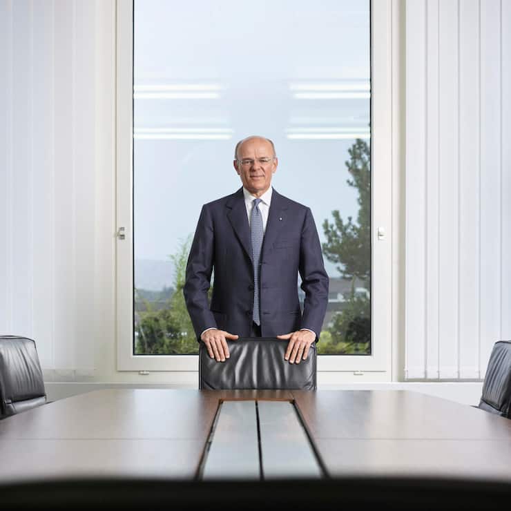 Portrait of Mario Greco, Zurich Insurance Group CEO, taken on the premises of the company in Zurich, Switzerland, on August 9, 2016. (KEYSTONE/Christian Beutler) Mario Greco, CEO der Zurich Insurance Group, portraitiert am 9. August 2016 in den Raeumlichkeiten der Firma in Zuerich. (KEYSTONE/Christian Beutler)