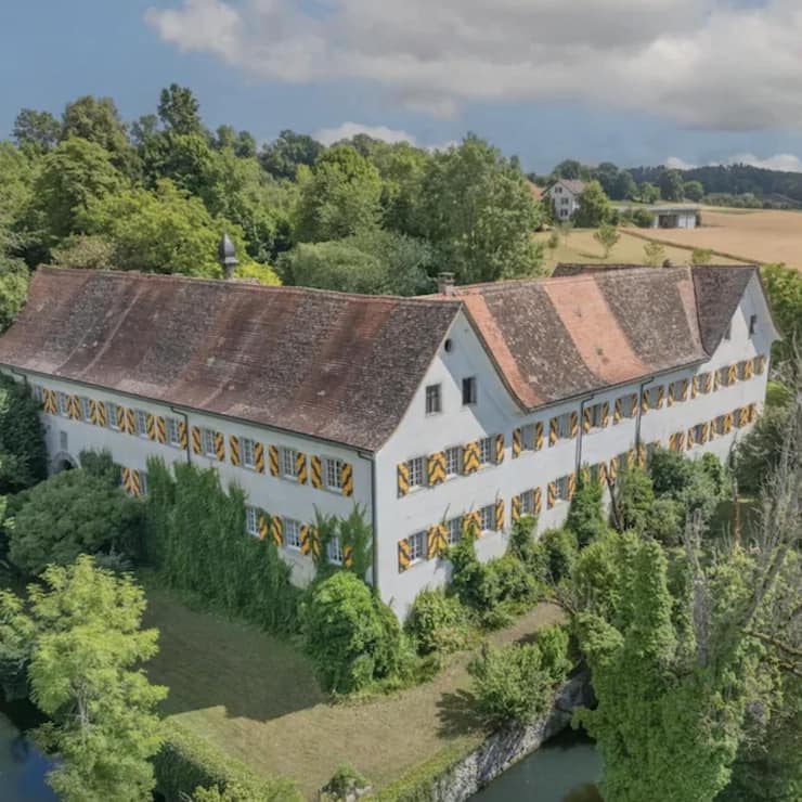 <p>Das Schloss Klingenberg ist das einzige Barockschloss im Kanton.</p>