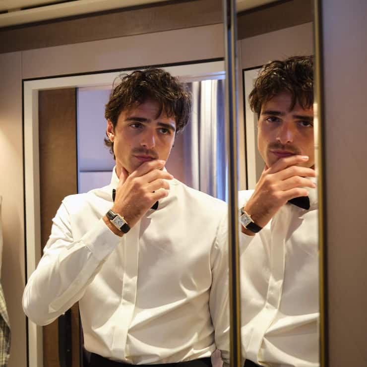 Jacob Elordi trägt Tank Louis Cartier