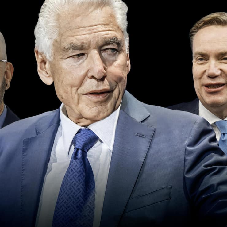 <p>Zwei Männer und ihr Aufseher: WEF-Chef Børge Brende, Interimspräsident Peter Brabeck, Stiftungsaufsichtschef Nils Güggi (v.r.).</p>