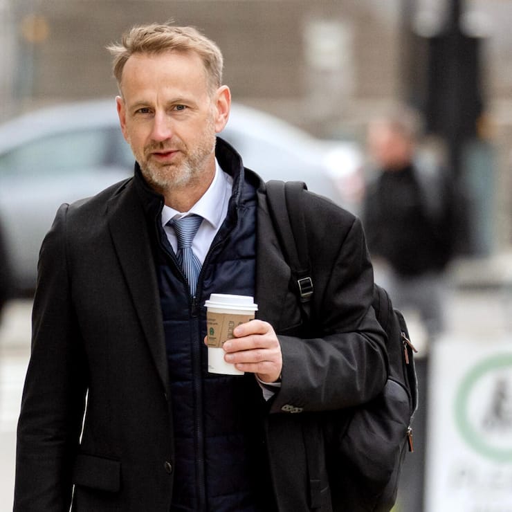 <p>Andrew Pearse war dreizehn Jahre lang Managing Director bei der Credit Suisse und kassierte bei einem Milliarden-Deal viel Schwarzgeld.</p>