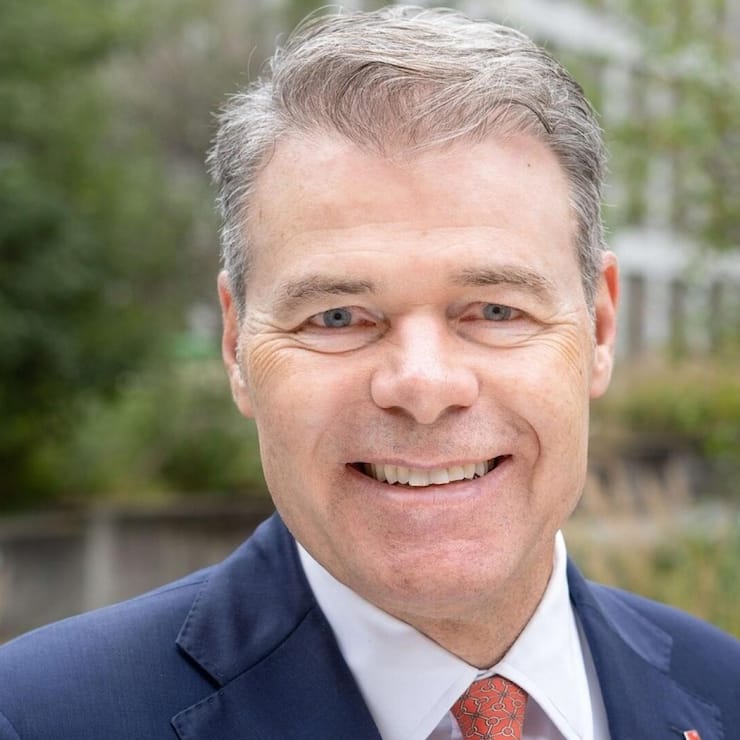 <p>Dominik Zehnder (62) ist Co-Gründer und Partner von ­Konrad Zehnder Wealth Partners. Der Vater von drei Kindern ist seit 13 Jahren für die FDP im Schwyzer Kantonsrat und ­aktuell dessen Präsident.</p>