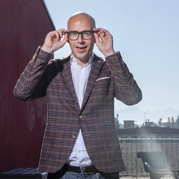 <p>Pascal Grieder ist wagemutig: «Wenn wir vor einer total steilen und vereisten Skipiste stehen, und die Wahrscheinlichkeit, ohne Sturz da durchzukommen, ist kleiner als 40 Prozent, dann sage ich: Voll geil, da gehen wir jetzt runter!»</p>