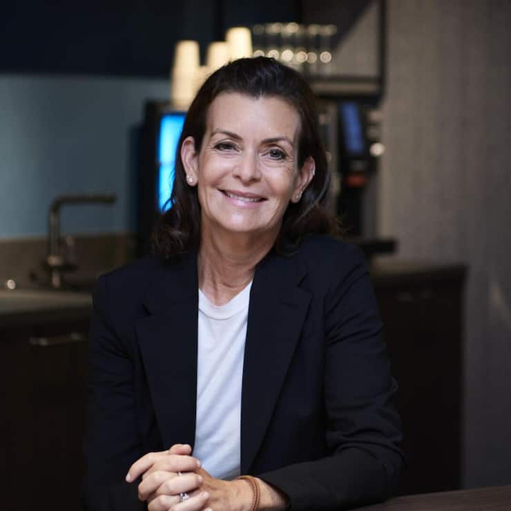 <p>Nicole Loeb (58) ist Delegierte des VR der Loeb Holding und leitet das Unternehmen in fünfter Generation. Die Loeb Holding ist im Detailhandel und im Immobilien­geschäft tätig.</p>