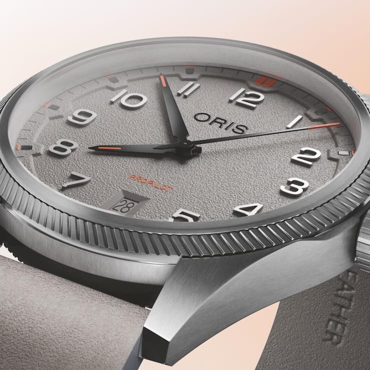 <p>Die Uhr mit 41-Millimeter-Stahlgehäuse und Oris-Kaliber 733 ist in drei Zifferblattfarben erhältlich. </p>