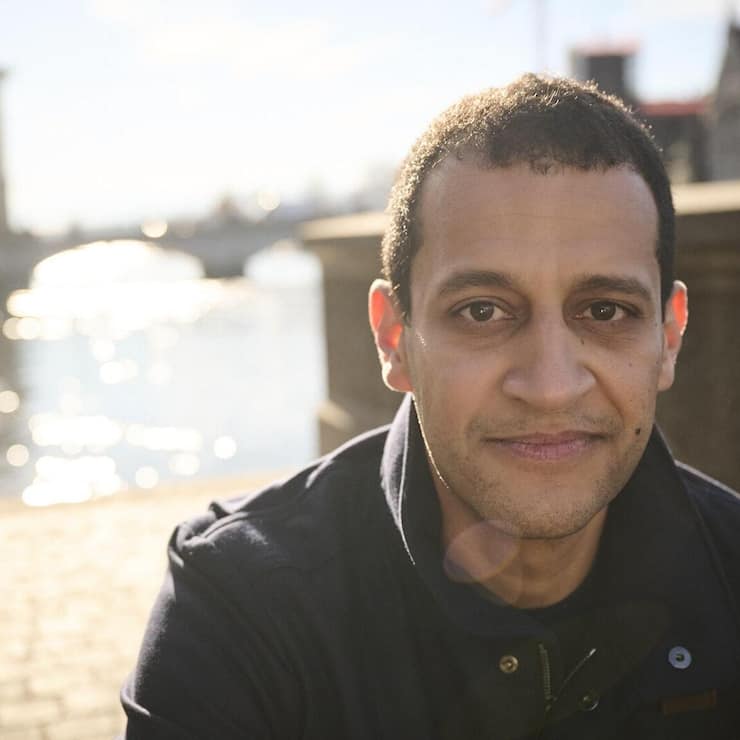 <p>Er bezeichnet sich selber als Nerd. Sein Umfeld sieht ihn als Unternehmer, der Trends früh erkennt, aber nicht auf jeden Hype aufspringt.</p>