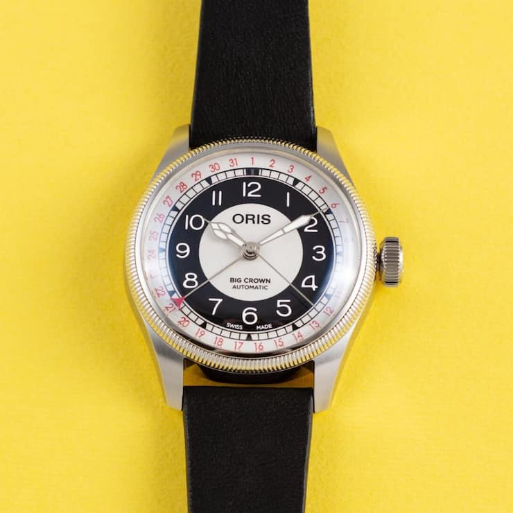 <p>Mit gewölbtem Saphirglas und silbernem Zifferblatt ist die Uhr ein zeitloses Highlight – und das für 1950 Franken.</p>