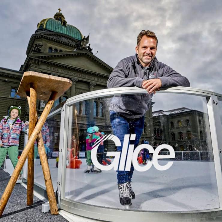 <p>Bei warmen Temperaturen aufs Kunsteis vor dem Bundeshaus: Das ermöglicht der Gründer von Glice, Viktor Meier.</p>