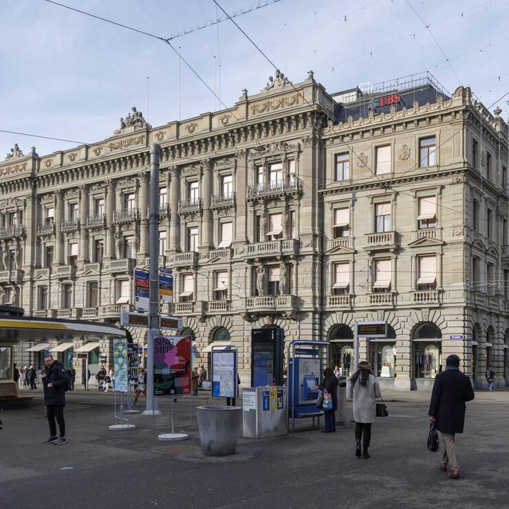 <p>Gute Stimmung am Paradeplatz: Die UBS schreibt 2025 einen Gewinn von 7,8 Milliarden Dollar.</p>