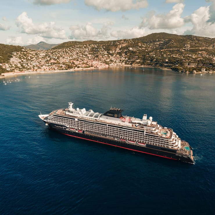 Ob auf dem Mittelmeer oder den Weltmeeren: Die Seereisen von Explora Journeys vereinen höchsten Komfort und faszinierende Destinationen.