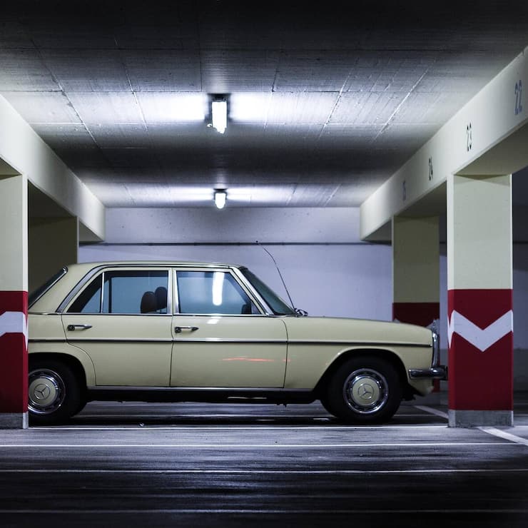 Auto Mercedes Tiefgarage