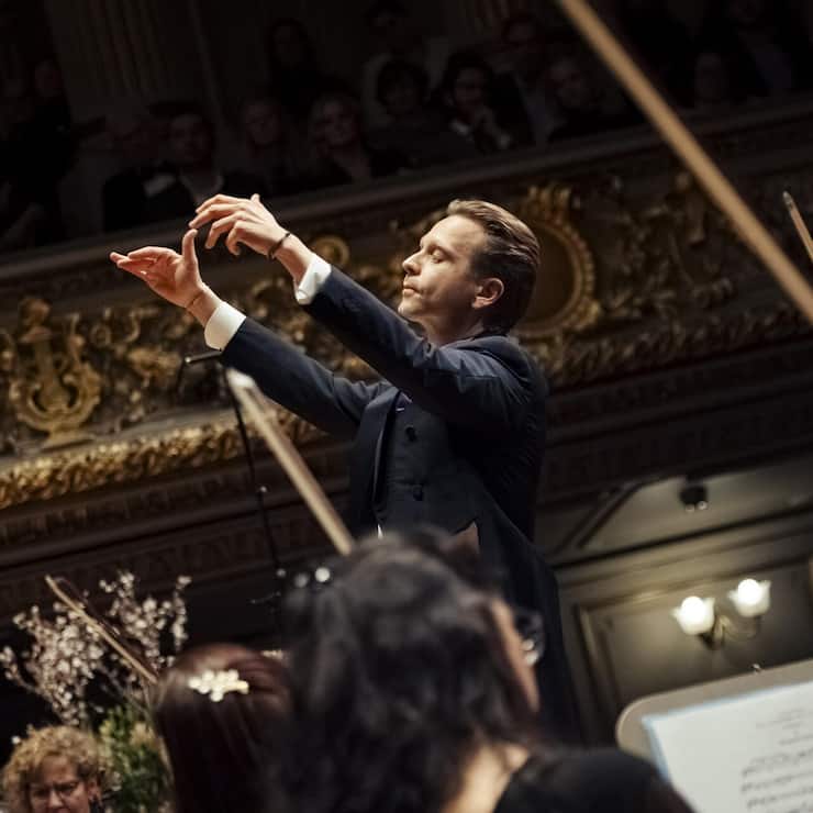 <p>Nur einmal im Jahr dirigiert der heutige Unternehmensberater ein Orchester – für einen guten Zweck.</p>