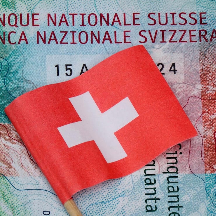 <p>Schweizer Fähnchen auf einer 50-Franken-Banknote.</p>